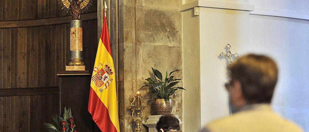 La imagen de la Virgen del Pilar está estos días en la iglesia parroquial de Lalín.