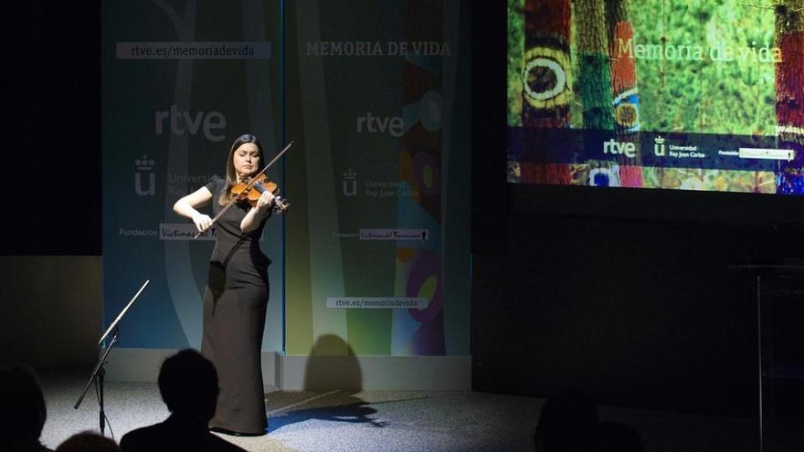 Mariana Torodova, en la presentación de la web, ayer.  // RTVE