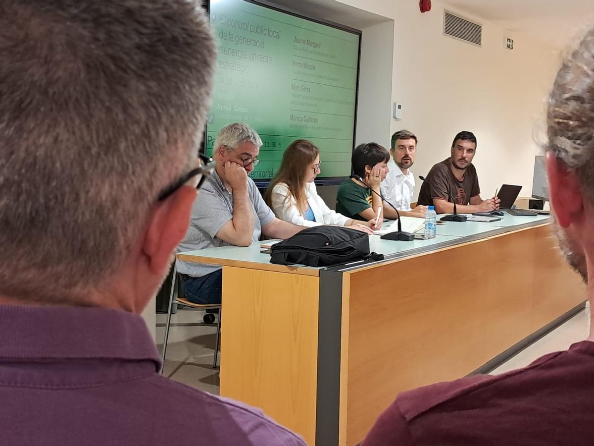Margarit, Miracle, Guiteras, Serra i Comas durant la taula de debat