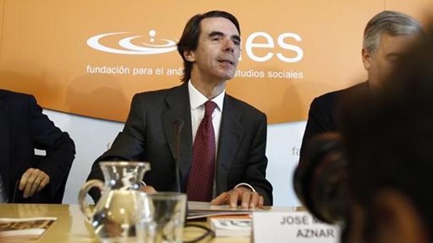 La FAES insta Rajoy a actuar i Zoido defensa el paper del govern central