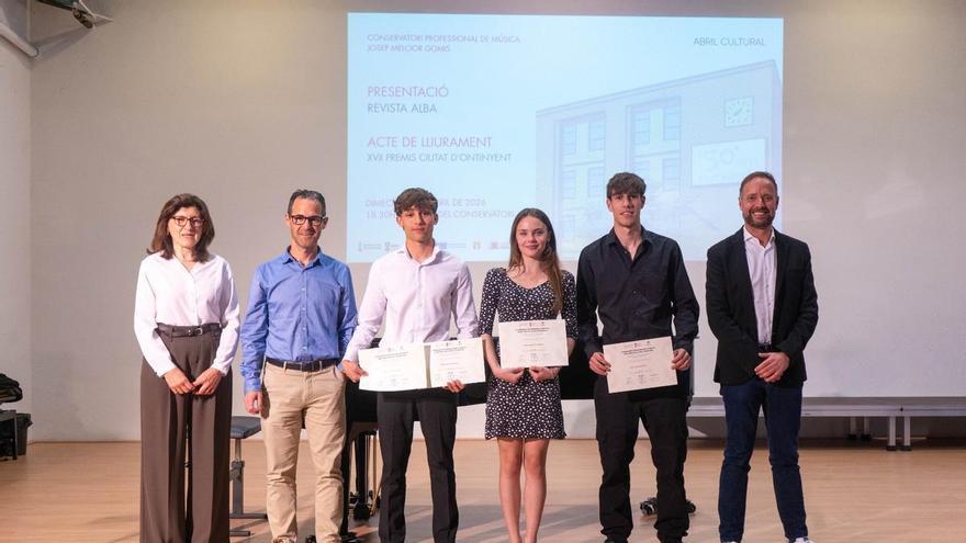 El conservatorio de Ontinyent celebra medio siglo de historia con la presentación de la revista Alba y una entrega de premios