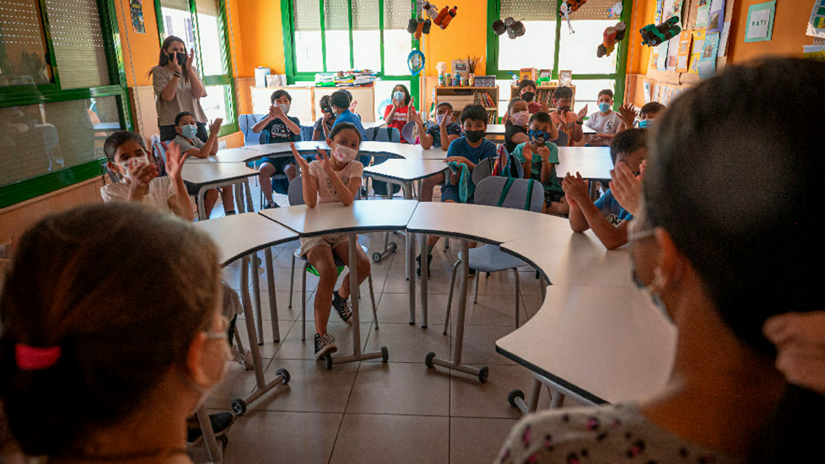 Alumnos y alumnas de un colegio de Barcelona.