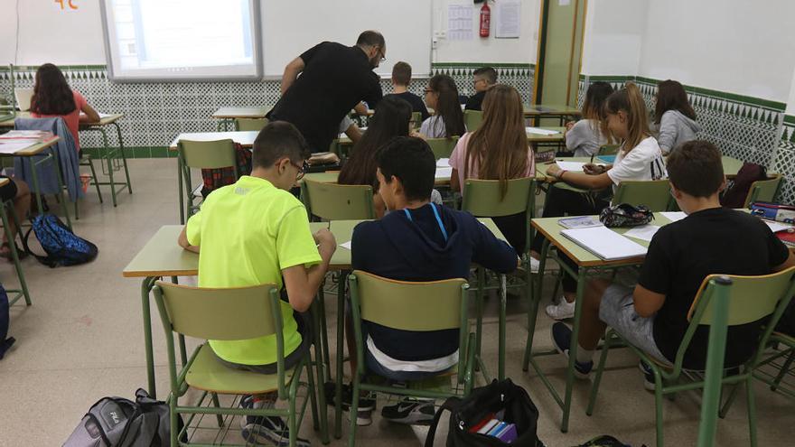 Los alumnos de 4º de ESO del IES Fernando de los Ríos aprendieron cómo tratan los medios las noticias sobre violencia de género.