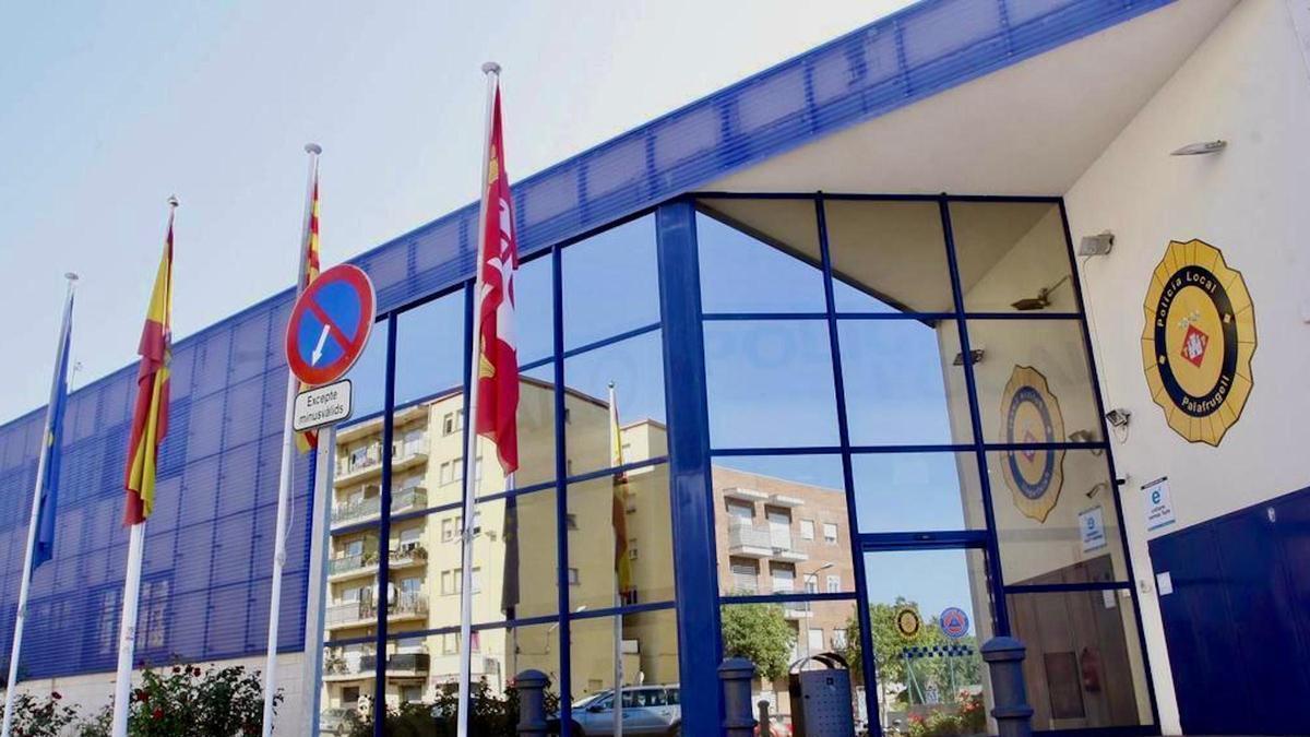Imatge de la façana de la comissaria de la Policia Local de Palafrugell