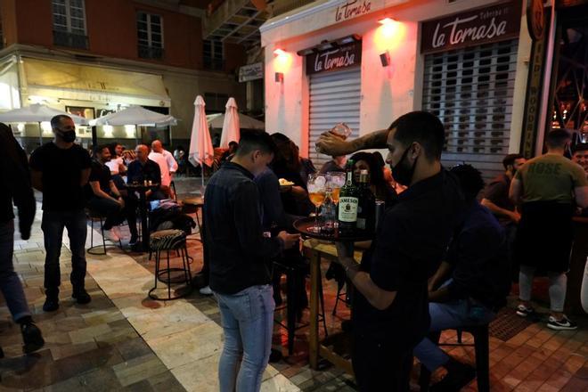 Primera noche sin toque de queda en Málaga después de seis meses