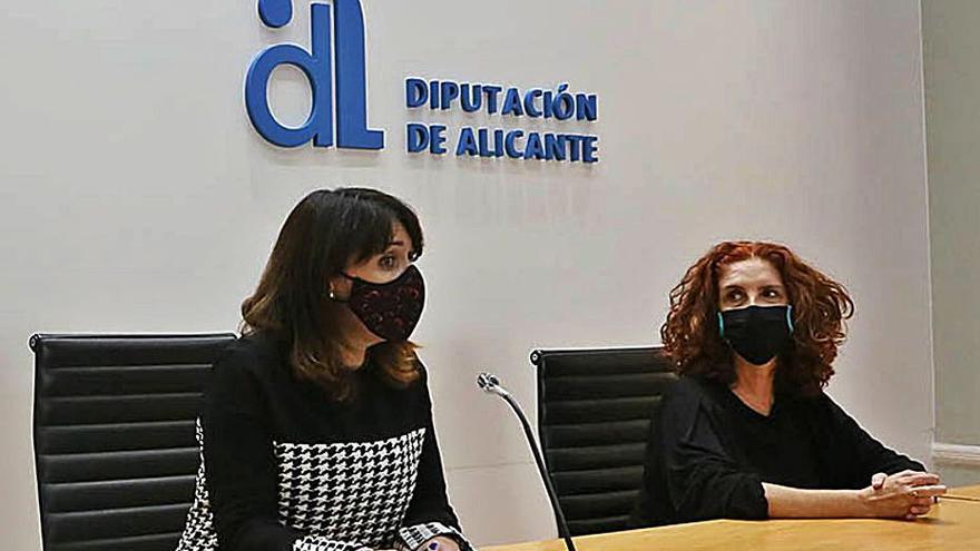 Amparó Vayá, a la derecha, con Julia Parra. | DIPUTACIÓN