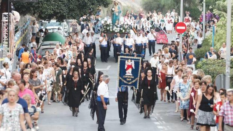 San Gabriel cierra sus fiestas con la procesión del patrón