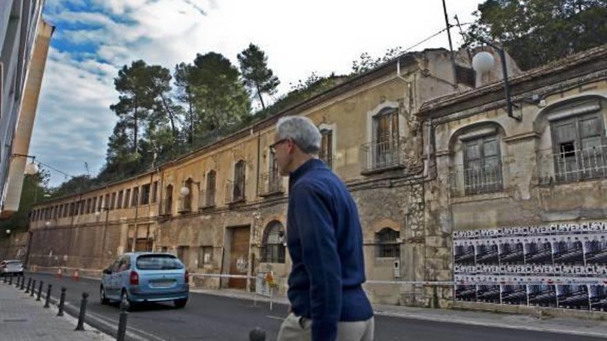 Alcoy adjudica por vía de urgencia el derribo de las naves de la Beniata