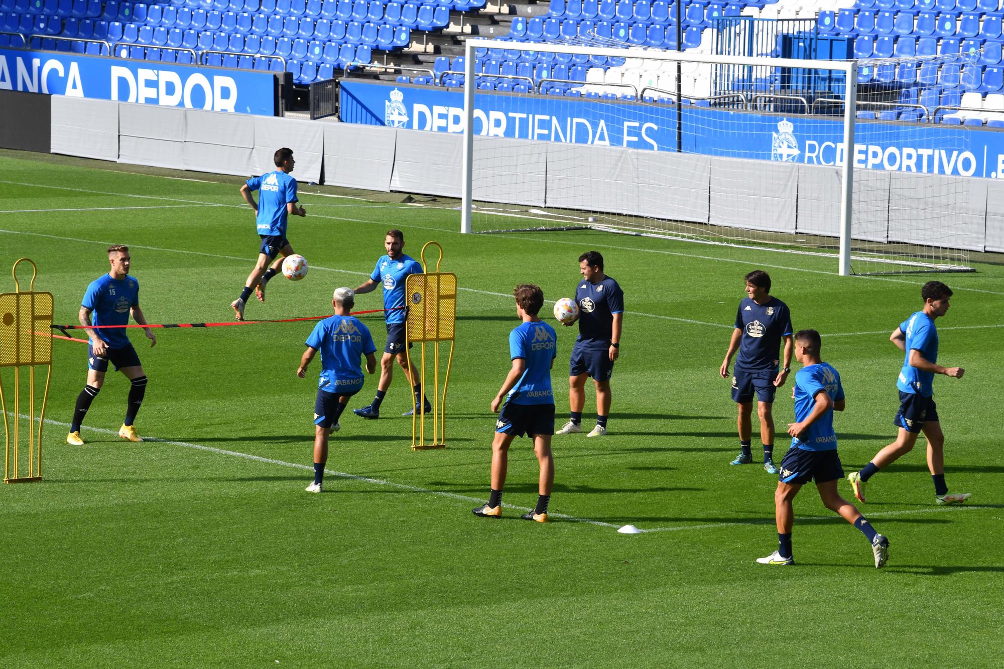 Sin partido con el DUX, el Deportivo se entrena en Riazor