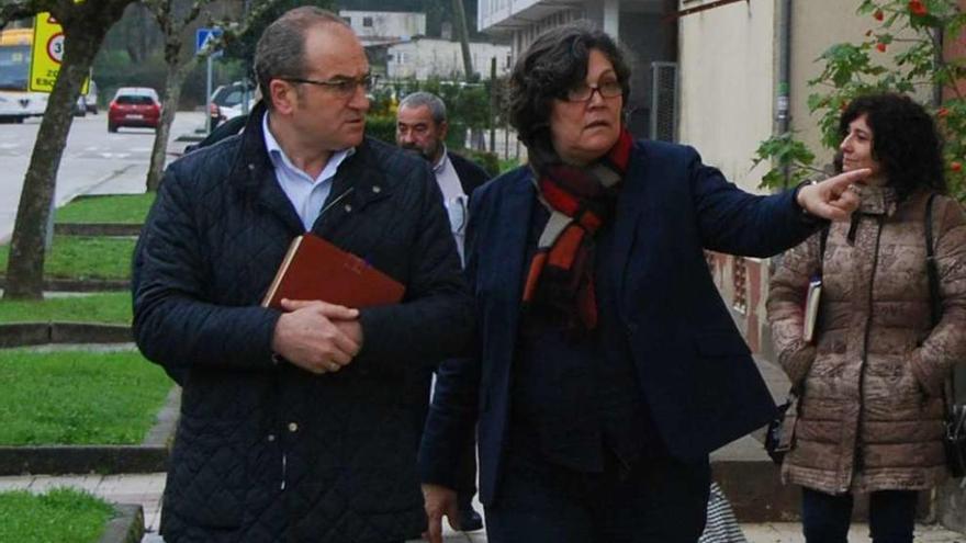 La alcaldesa, Eva García de la Torre (PSOE), junto al teniente de alcalde, Manuel Carrera (UDDL). // Hernández