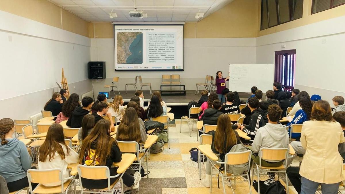Presentació del projecte en una escola.
