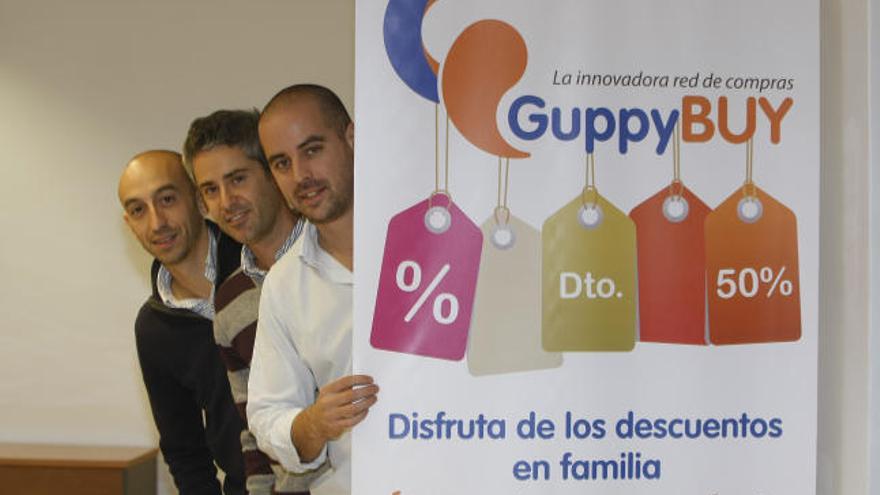 De izquierda a derecha, Álvaro Carrasco, David Cava y Pablo Aljaro, socios de GuppyBuy.