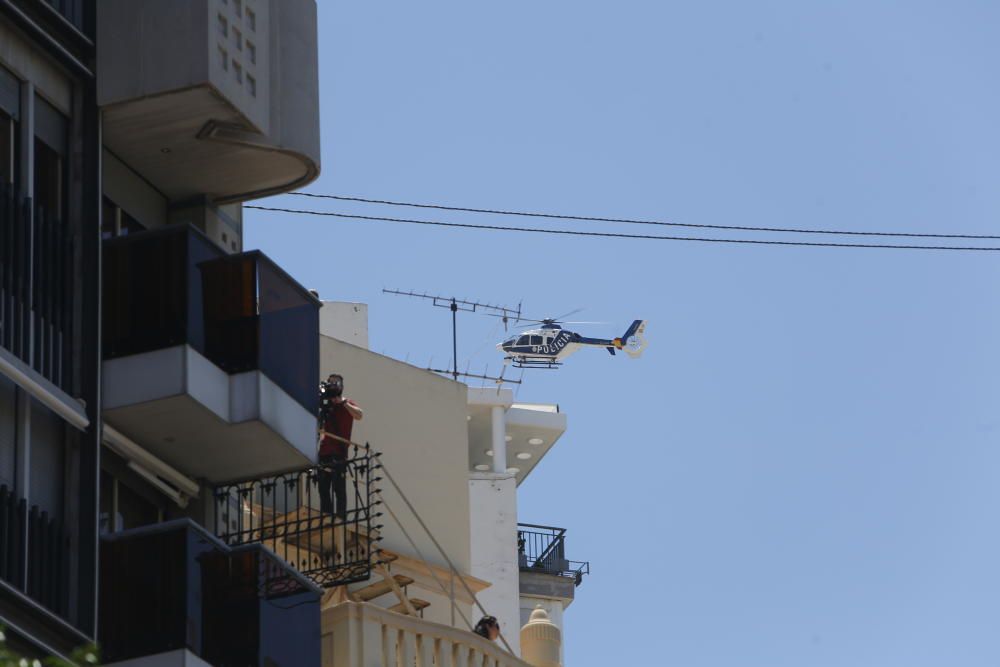 La mascletà de la pirotecnia valenciana Fuegos Artificiales del Mediterráneo hace retumbar la emblemática plaza con un disparo compacto con un potente final terrestre y aéreo