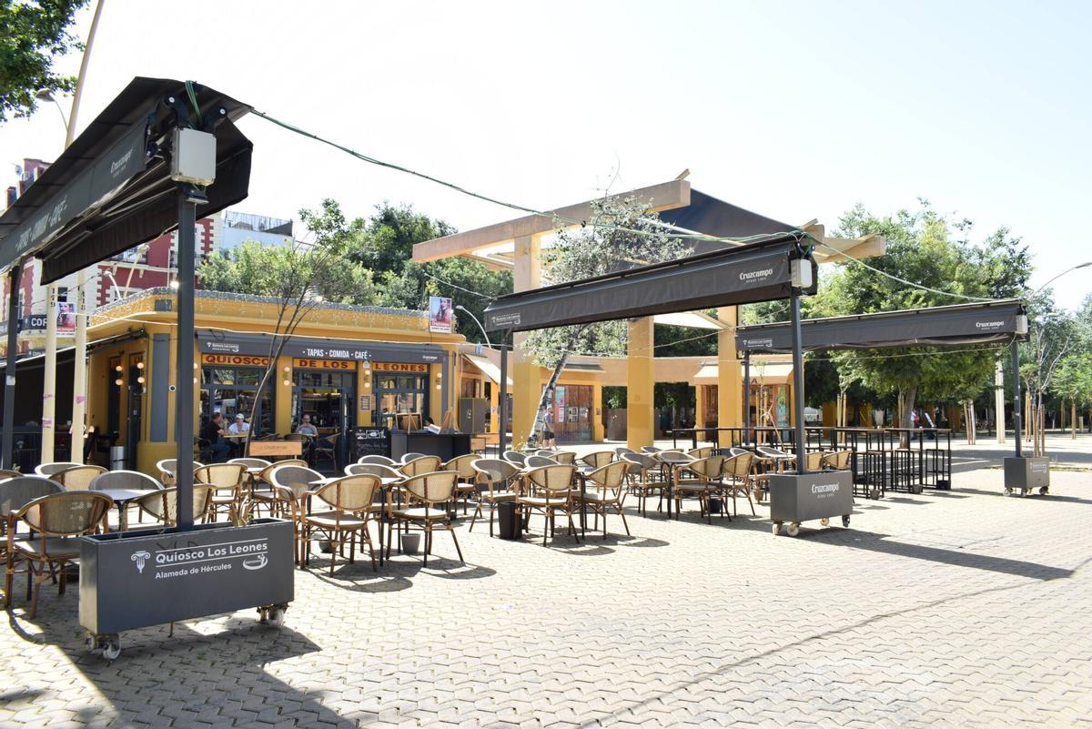 El quiosco-bar 'Los Leones' de la Alameda de Hércules, en Sevilla, no cerrará finalmente