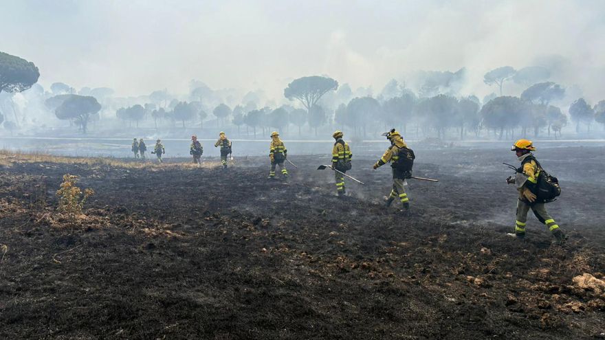 Desalojados dos barrios de Las Navas del Marqués por la cercanía del incendio de Ávila