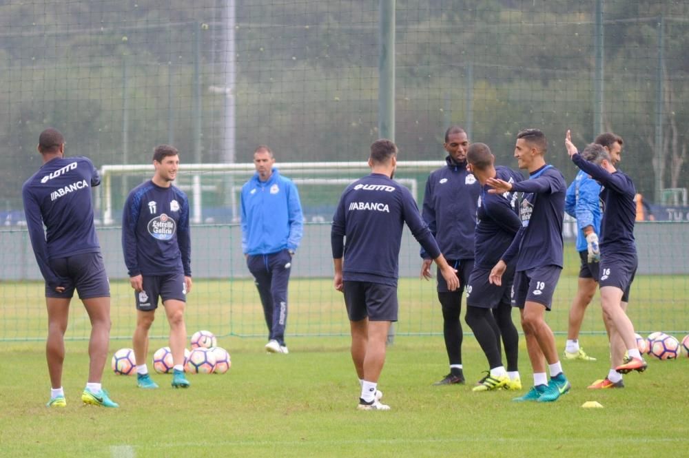 El Deportivo mantiene el planteamiento para el partido en el Camp Nou