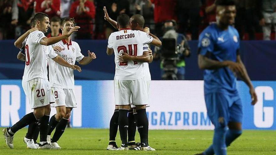 El Sevilla goleó pero no certifica su pase a los octavos (4-0)