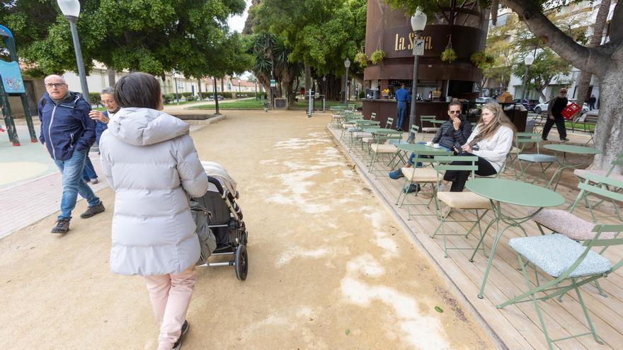 Alicante ya puede disfrutar de un nuevo quiosco en el céntrico espacio del parque de Canalejas