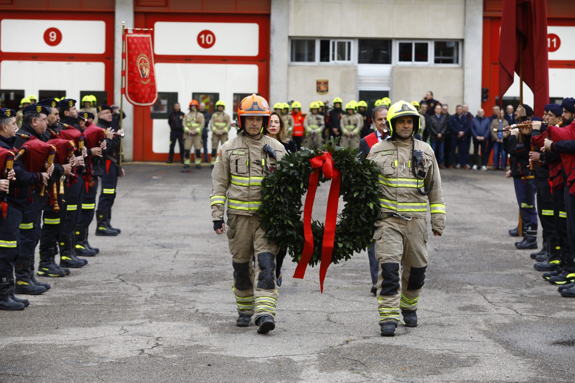 Los bomberos de Zaragoza celebran el día de su patrón, San Juan de Dios