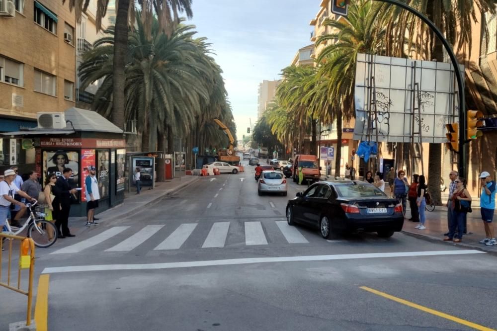 El avance de las obras del metro de Málaga en los tramos entre El Perchel y Atarazanas ha permitado que este lunes la avenida de Andalucía recupere los dos sentidos y que la Alameda de Colón cambie la circulación, permitiéndose únicamente en dirección sur, hacia la avenida Manuel Agustín Heredia, como estaba en 2015.