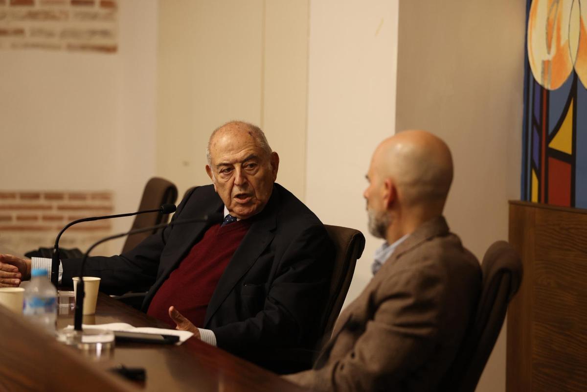 José Antonio Marina y José Carlos Ruiz, durante su conversación.