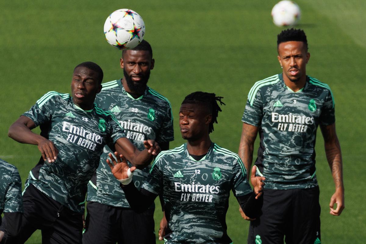 Modric y Lucas Vázquez entrenan con el grupo; Courtois sigue de baja