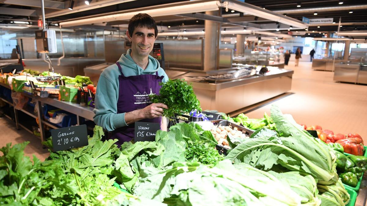 El mercado de Monte Alto, en A Coruña, reabre tras las obras de reforma