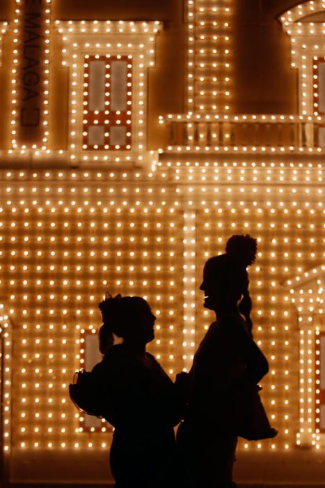 Encendido de la portada del Real de la Feria de Málaga