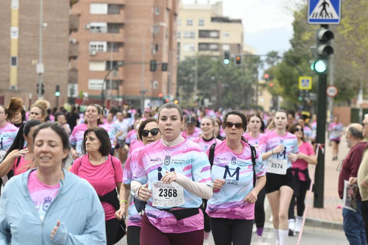 Participantes en la Carrera de la Mujer 2026.