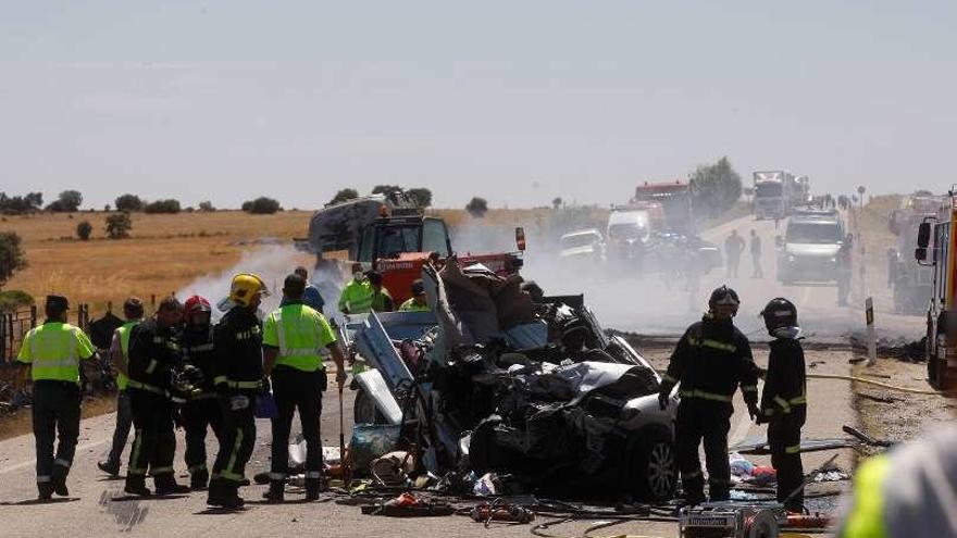 El accidente de Cerezal, con tres muertos, el más grave del verano.