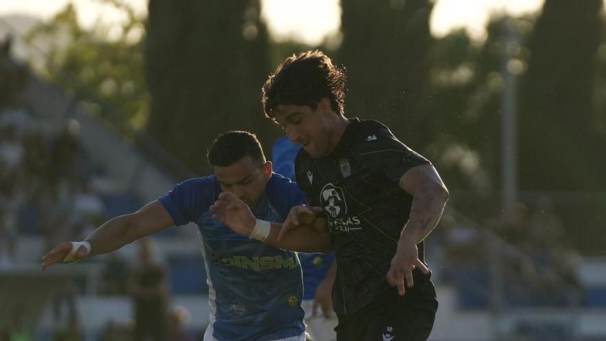 El Zafra remonta al Badajoz y confirma su segunda derrota de la pretemporada