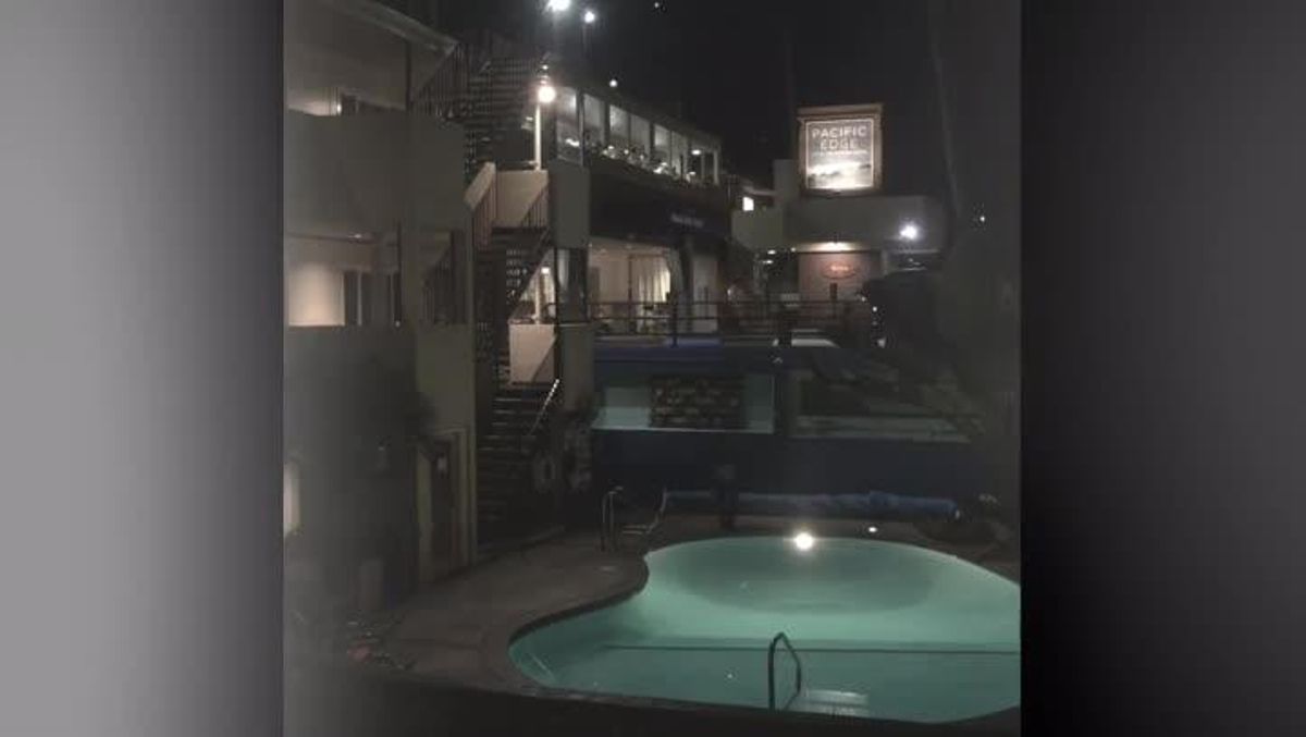 Vídeo de l’últim ’balconing’ de 8Booth, en què es destrossa les dues cames a l’impactar amb la vora de la piscina.