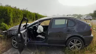 Cinco heridos al colisionar un turismo y una furgoneta en la autovía en Aranga