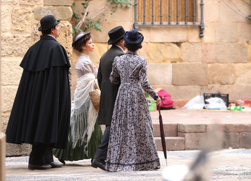 El equipo de la serie en la que Banderas encarna al pintor zanja este jueves sus sesiones malagueñas en la céntrica plaza de San Agustín