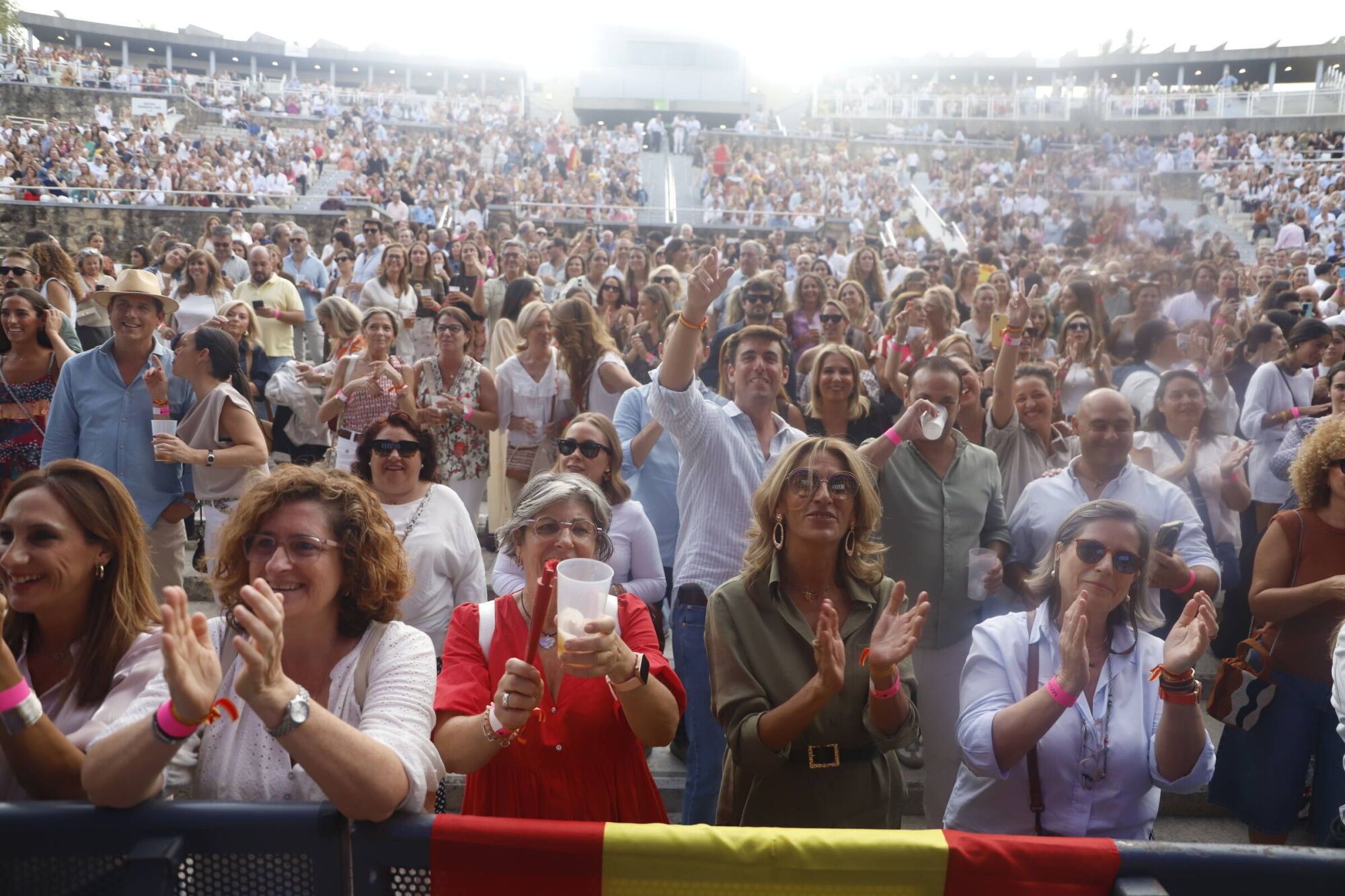 José Manuel Soto, Cosita Wena y Siempre Así actúan en el Teatro de la Axerquía con motivo del 12 de octubre
