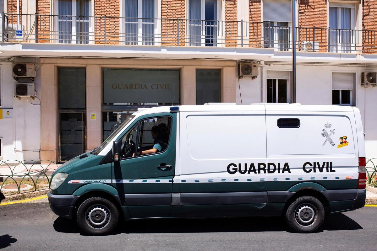 Furgón de la Guardia Civil.