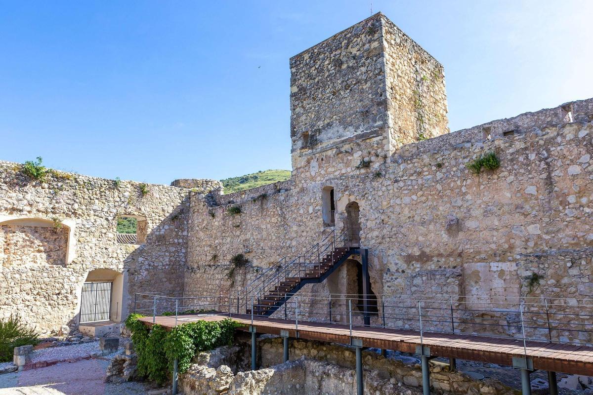 Castillo de Doña Mencía.