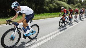 Alejandro Valverde, en primer plano, durante la segunda etapa de la Vuelta.