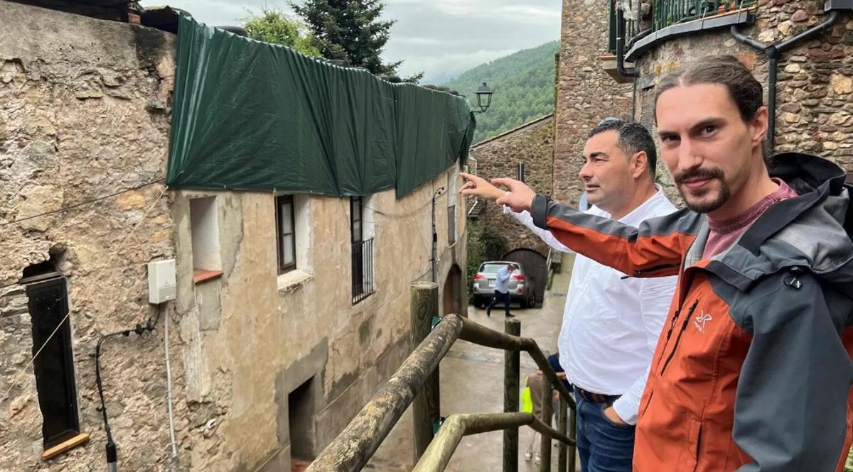 El tinent d'alcalde de les Valls d'Aguilar, Joan Bullich, amb el vicepresident de la Diputació de Lleida, Agustí Jiménez