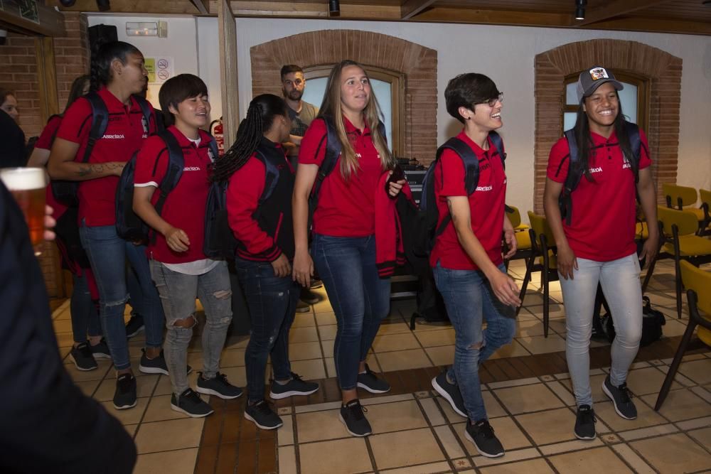 Homenaje de campeonas para el Deportivo Abanca