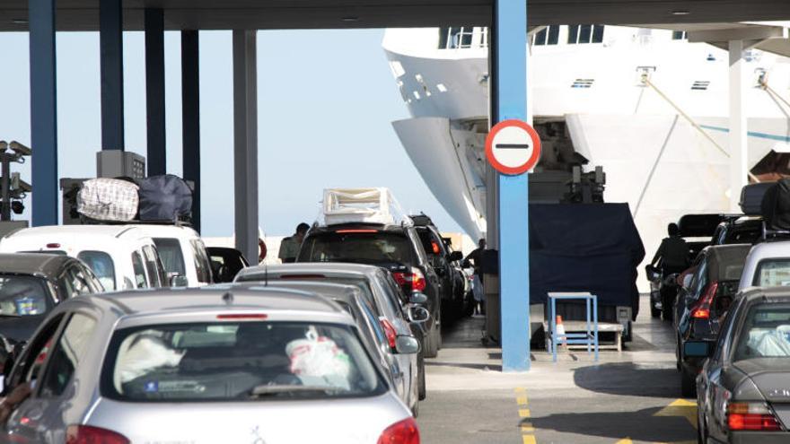 Alrededor de 18.000 personas han salido ya desde Alicante rumbo a Argelia