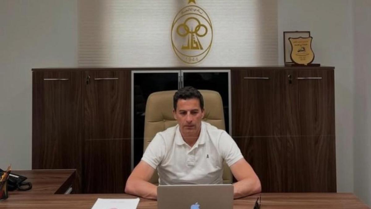 Jorge, en su despacho en el Al Ittihad libio.