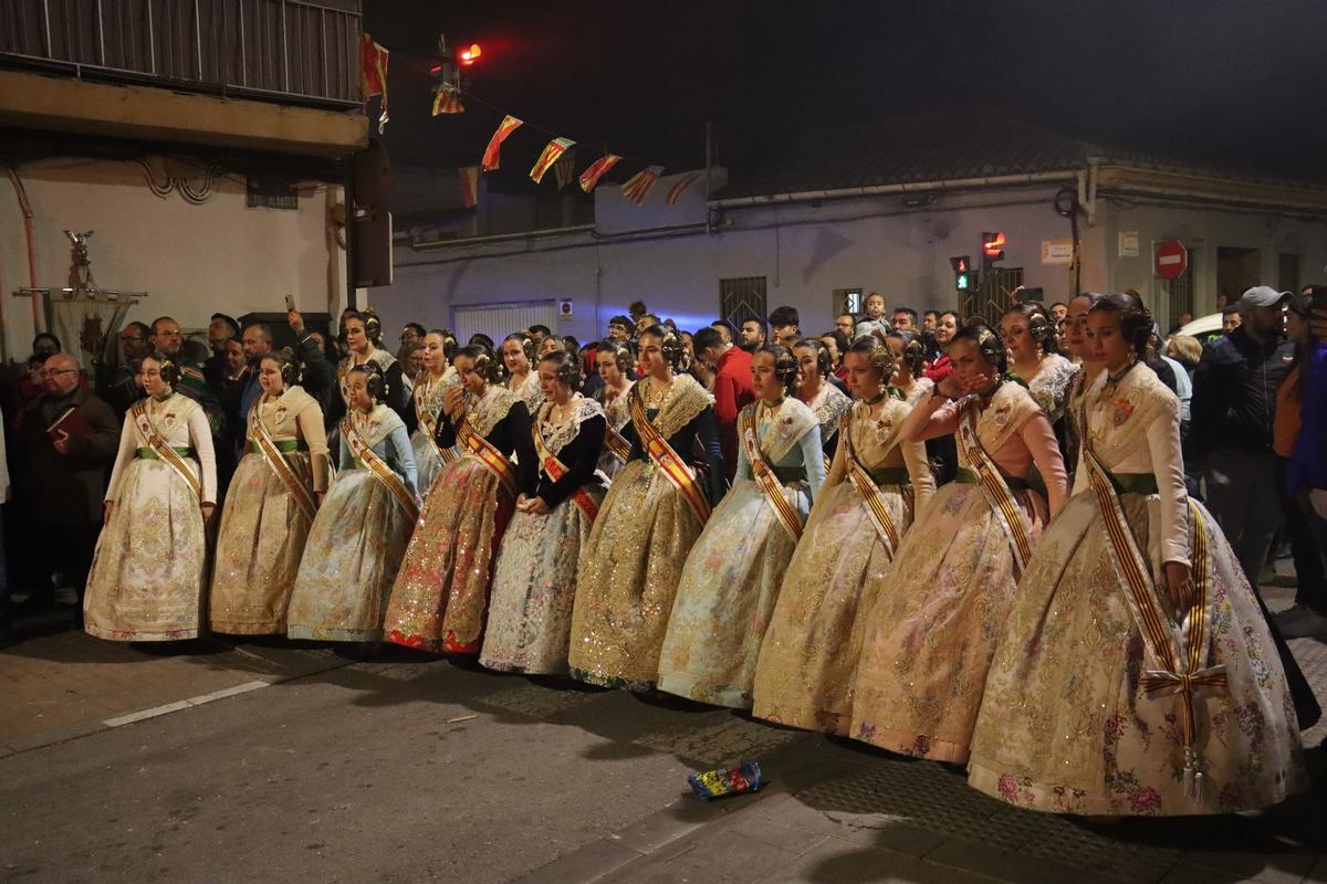 Las falleras despiden entre lágrimas la falla del Xenillet