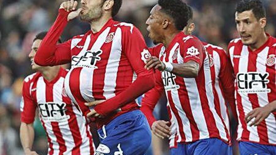 Kiko Olivas, celebrant un gol a Montilivi l&#039;any de l&#039;ascens a Primera.