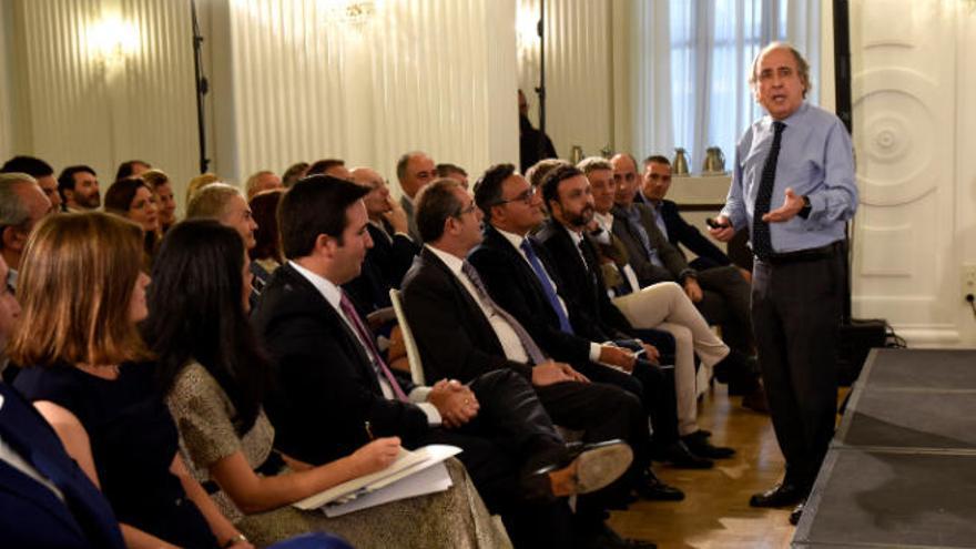 Emilio Duró, ayer en el hotel Mencey durante su intervención en los JH Talks.