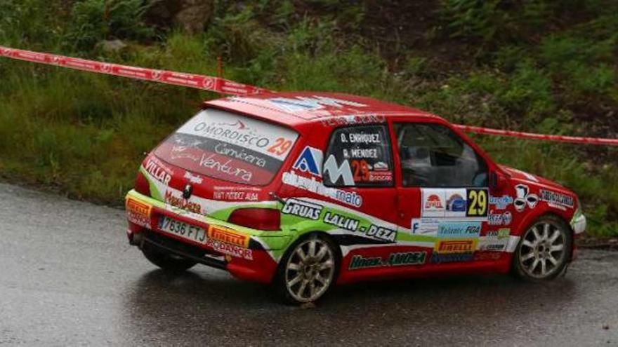 El coche de Méndez y Enríquez, en un tramo del Rallye de Narón.