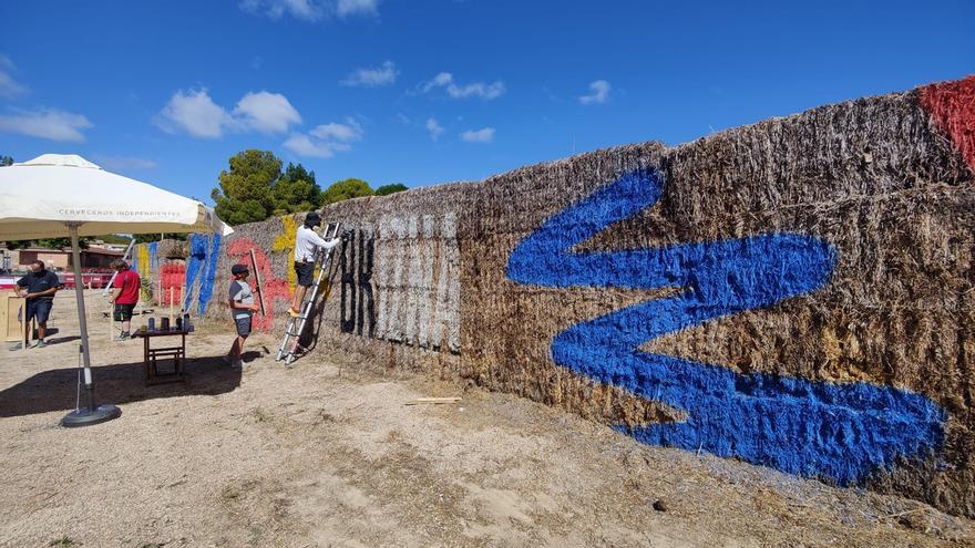 Una muralla de paja de 150 m2 se alzará frente a los artistas del Festival Brizna