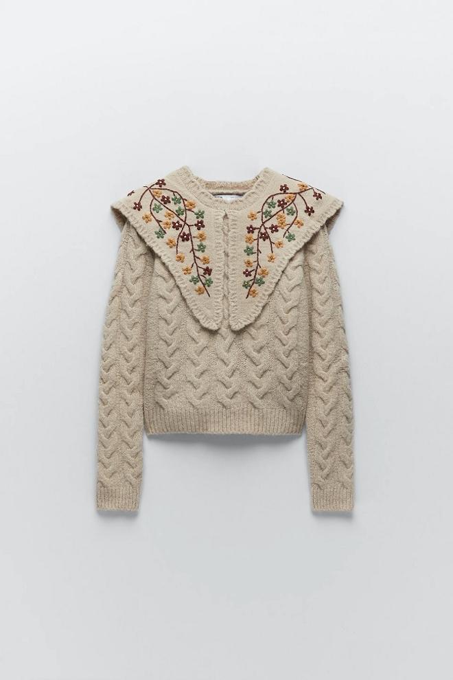 Jersey de punto con cuello bobo con bordados florales, de Zara