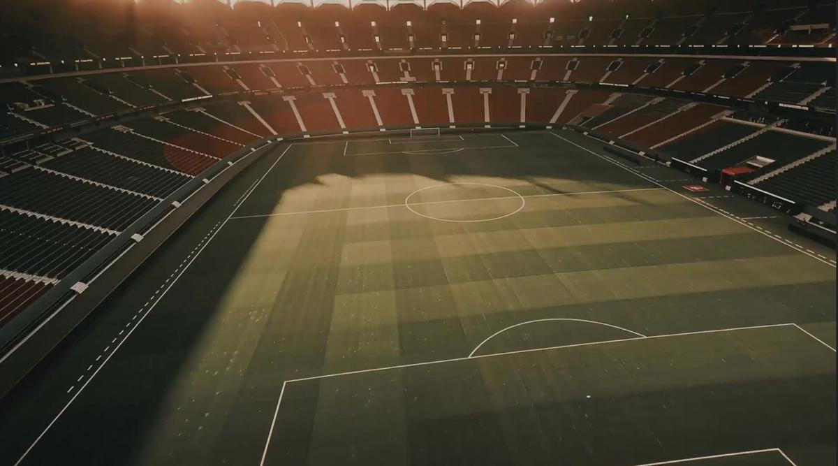 Vista del césped desde el fondo sur del Nou Mestalla