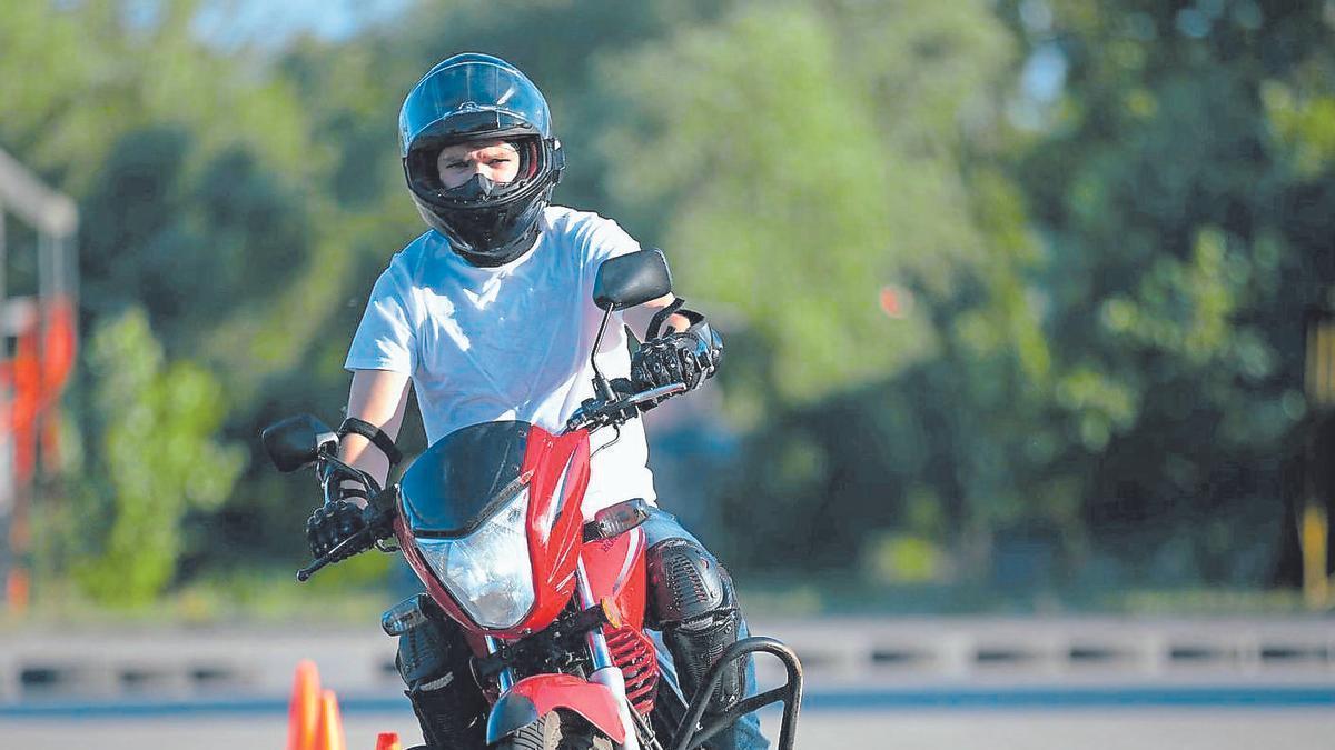 Los motoristas representan uno de los colectivos más expuestos en la movilidad por carretera.